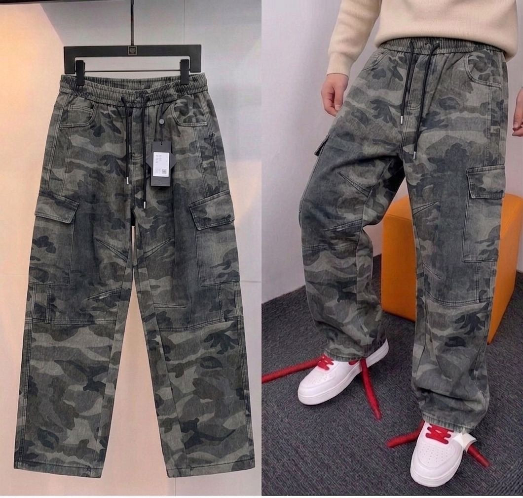 Premium Camo Baggy Jeans