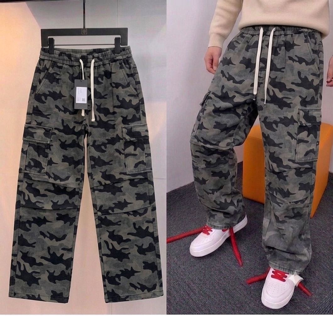 Premium Camo Baggy Jeans